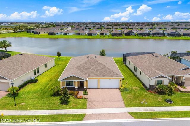 1363 Great Belt Cir, Melbourne, FL 32940