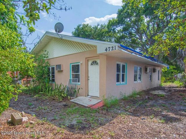 4721 28th Ct, Vero Beach, FL 32967