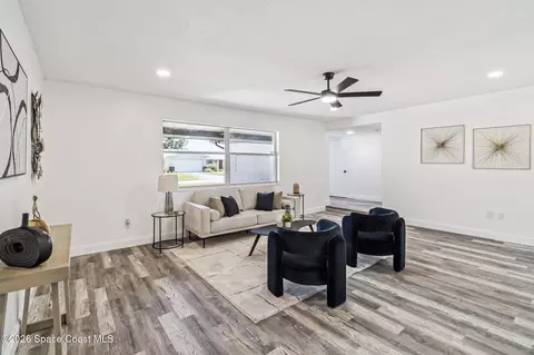Living - 903 Jefferson Rd, Rockledge, FL 32955 photo 2 of 3