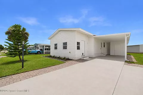 948 Cashew Cir, Barefoot Bay, FL 32976