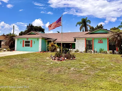 913 Dupont St NE, Palm Bay, FL 32907