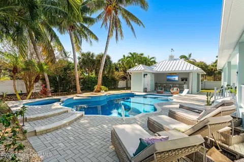 Exterior - 133 Windemere Pl, Melbourne Beach, FL 32951 photo 7 of 13