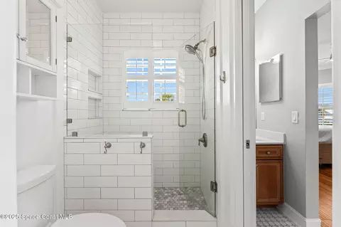 Bath - 133 Windemere Pl, Melbourne Beach, FL 32951 photo 5 of 7