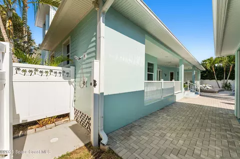 Exterior - 133 Windemere Pl, Melbourne Beach, FL 32951 photo 9 of 13