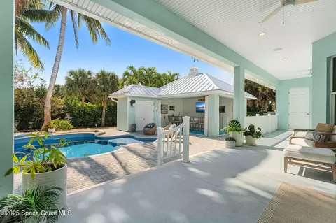 Exterior - 133 Windemere Pl, Melbourne Beach, FL 32951 photo 6 of 13