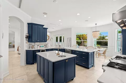 Kitchen - 133 Windemere Pl, Melbourne Beach, FL 32951 photo 3 of 5
