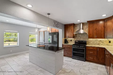 Kitchen - 4357 Ligustrum Dr, Melbourne, FL 32934 photo 1 of 4