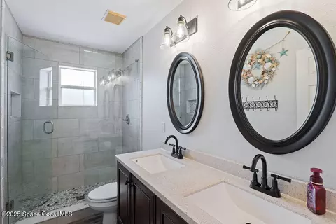 Bath - 4357 Ligustrum Dr, Melbourne, FL 32934 photo 5 of 6
