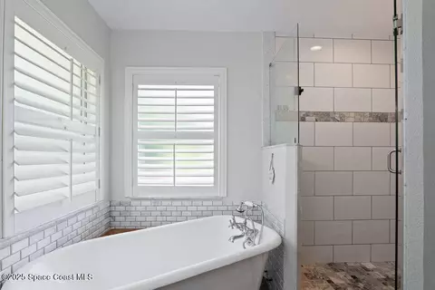 Bath - 4357 Ligustrum Dr, Melbourne, FL 32934 photo 4 of 6