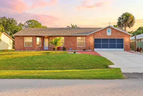 965 Elmont St NW, Palm Bay, FL 32907