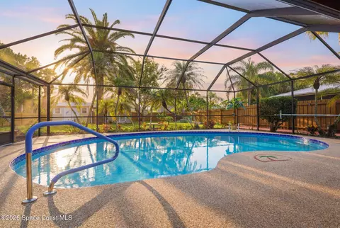 965 Elmont St NW, Palm Bay, FL 32907