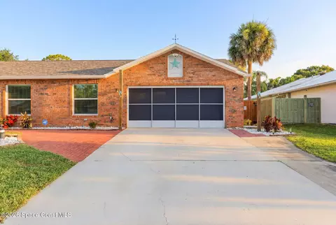 965 Elmont St NW, Palm Bay, FL 32907