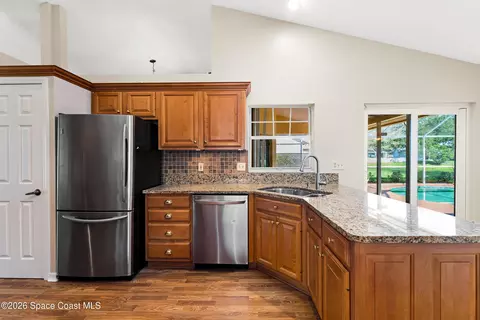 Kitchen - 2550 Red Maple Pl, Melbourne, FL 32935 photo 4 of 5