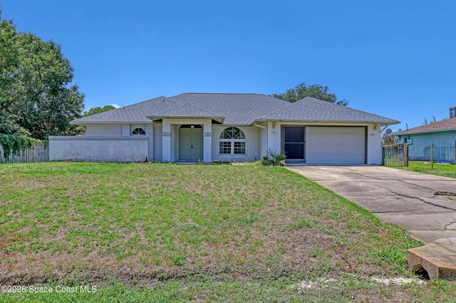 1354 Madoc St NW, Palm Bay, FL 32907