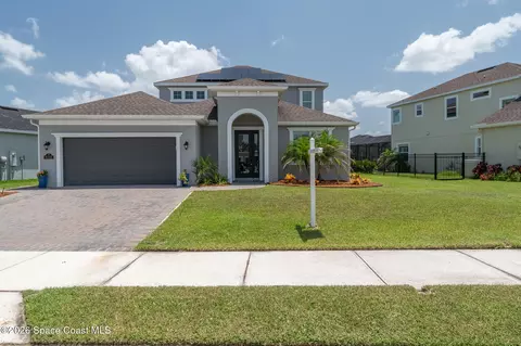 Exterior - 8205 Millbrook Ave, Melbourne, FL 32940 photo 7 of 11
