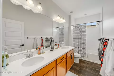 Bath - 8205 Millbrook Ave, Melbourne, FL 32940 photo 6 of 8