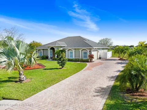 4268 Gardenwood Cir, Grant, FL 32949