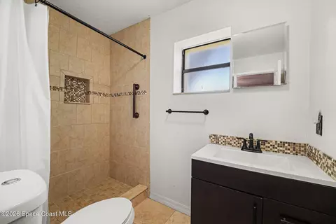 Bath - 2203 Flower Tree Cir, Melbourne, FL 32935 photo 3 of 4