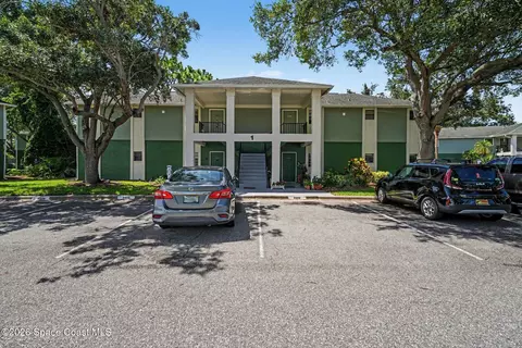 2203 Flower Tree Cir, Melbourne, FL 32935