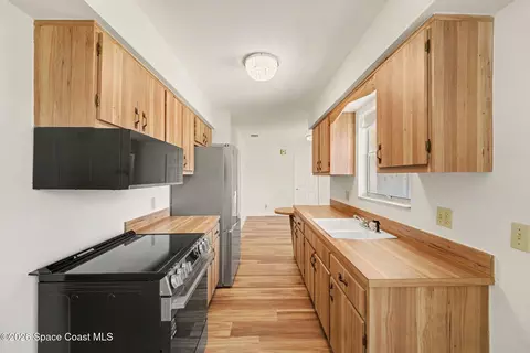 Kitchen - 952 Bayberry Ln, Rockledge, FL 32955 photo 1 of 2