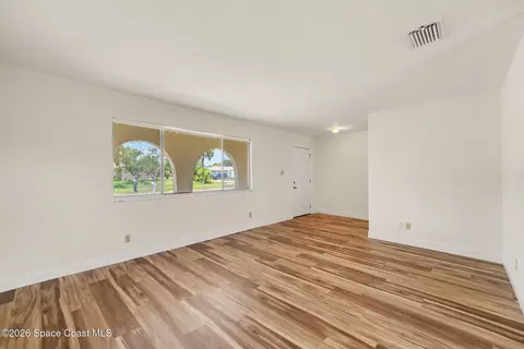 Living - 952 Bayberry Ln, Rockledge, FL 32955 photo 5 of 6
