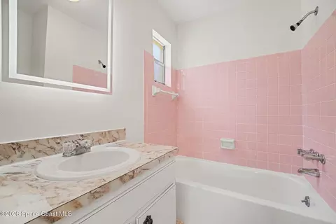 Bath - 952 Bayberry Ln, Rockledge, FL 32955 photo 1 of 2