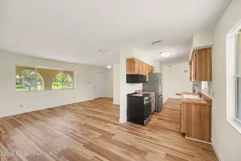 Living - 952 Bayberry Ln, Rockledge, FL 32955 photo 4 of 6