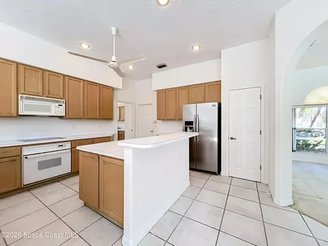 Kitchen - 269 Carmel Dr, Melbourne, FL 32940 photo 2 of 11