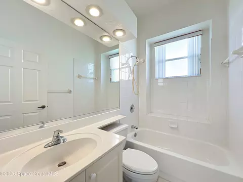 Bath - 269 Carmel Dr, Melbourne, FL 32940 photo 5 of 7