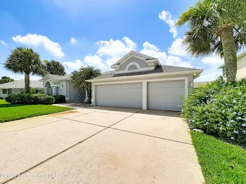 Exterior - 269 Carmel Dr, Melbourne, FL 32940 photo 3 of 9