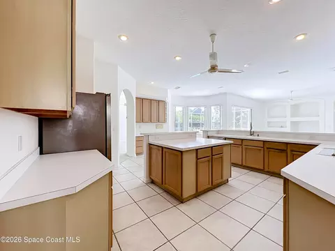 Kitchen - 269 Carmel Dr, Melbourne, FL 32940 photo 8 of 11