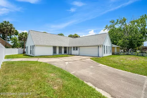 1112 Woodsmere Pkwy, Rockledge, FL 32955