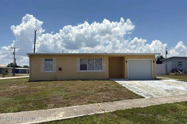 611 Floral Ln, Port Charlotte, FL 33952