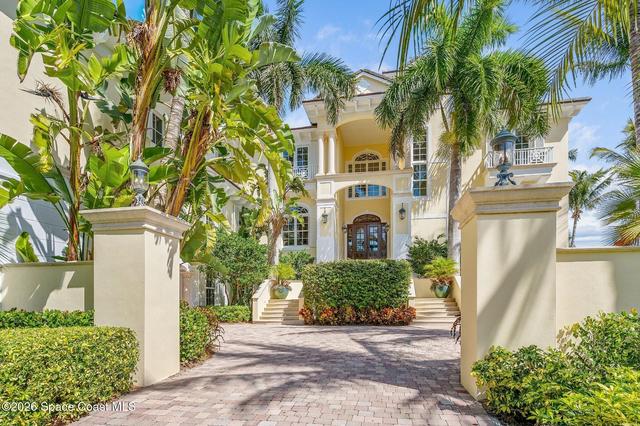 211 Beachside Dr, Orchid, FL 32963