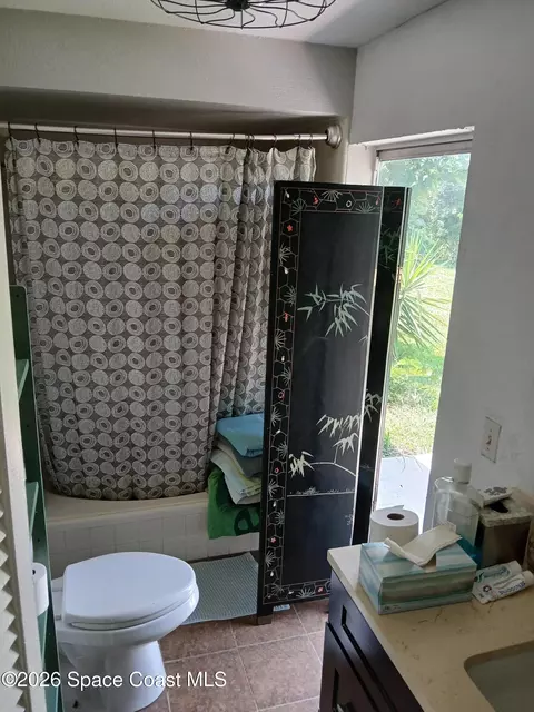 Bath - 110 Lagoon Ave, Melbourne, FL 32901 photo 1 of 5