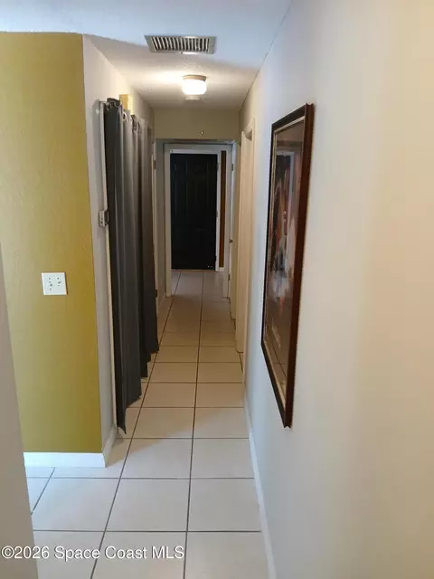 Entry Way - 110 Lagoon Ave, Melbourne, FL 32901 photo 3 of 5