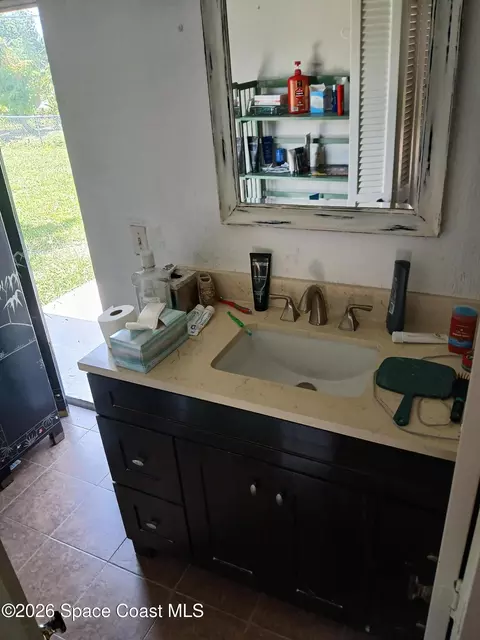 Bath - 110 Lagoon Ave, Melbourne, FL 32901 photo 2 of 5