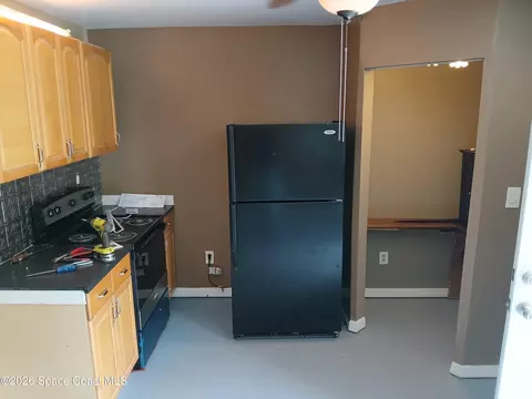 Kitchen - 110 Lagoon Ave, Melbourne, FL 32901 photo 5 of 6