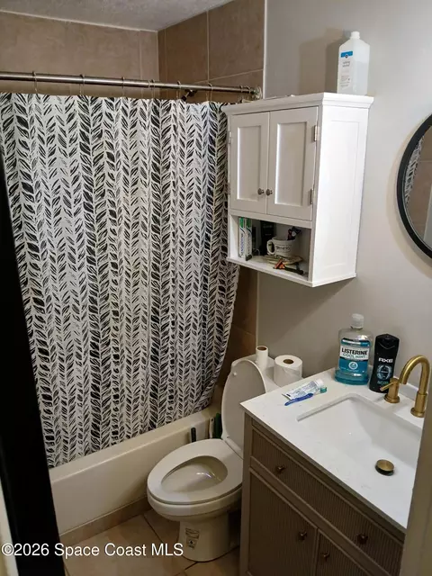Bath - 110 Lagoon Ave, Melbourne, FL 32901 photo 3 of 5