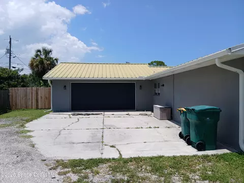 Exterior - 110 Lagoon Ave, Melbourne, FL 32901 photo 3 of 12
