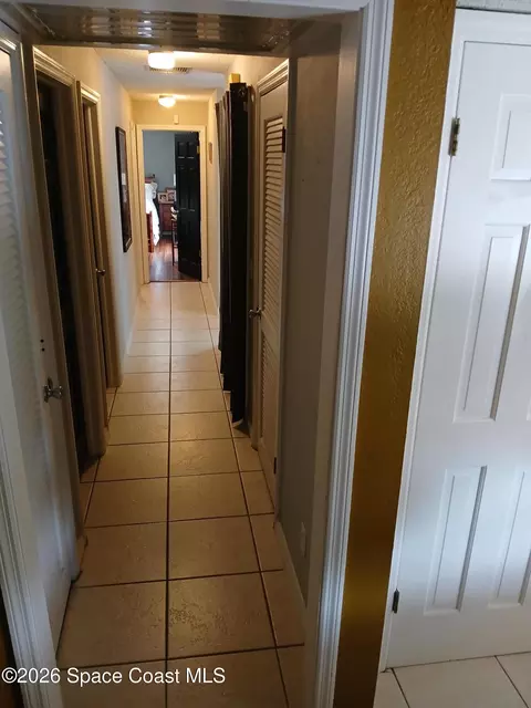 Entry Way - 110 Lagoon Ave, Melbourne, FL 32901 photo 2 of 5