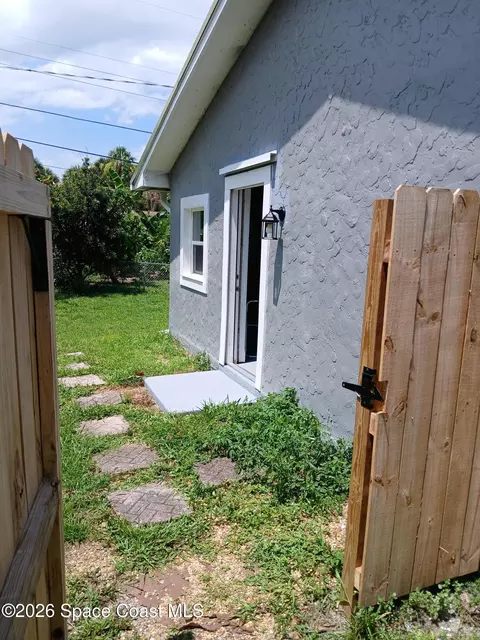 Exterior - 110 Lagoon Ave, Melbourne, FL 32901 photo 11 of 12