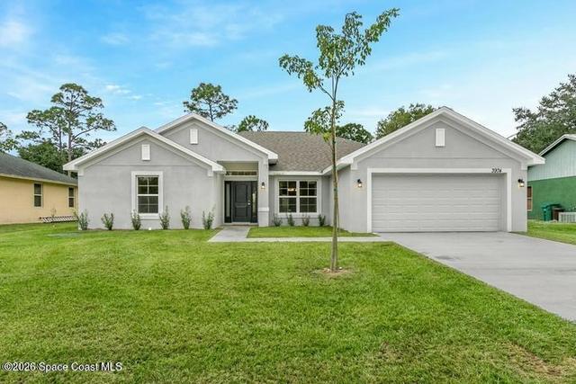 621 Paigo St SE, Palm Bay, FL 32909