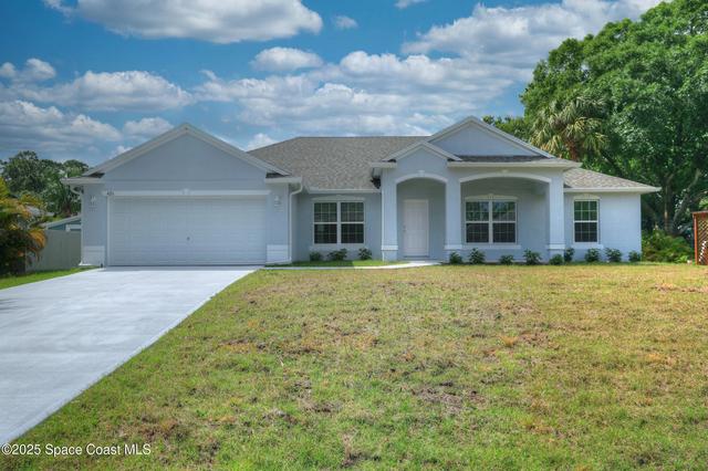 426 Lanfair Ave, Sebastian, FL 32958