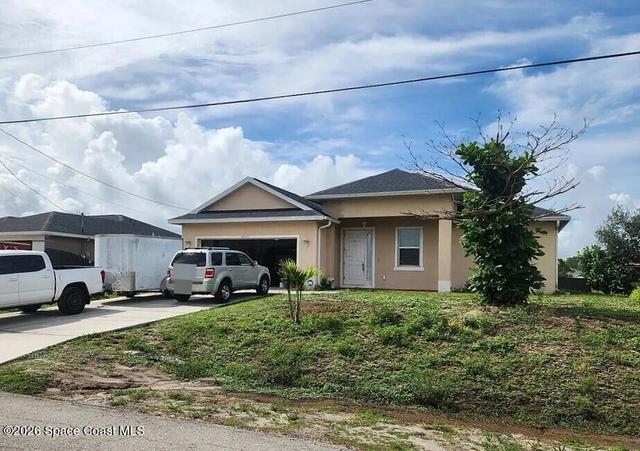 2903 26th St SW, Lehigh Acres, FL 33973