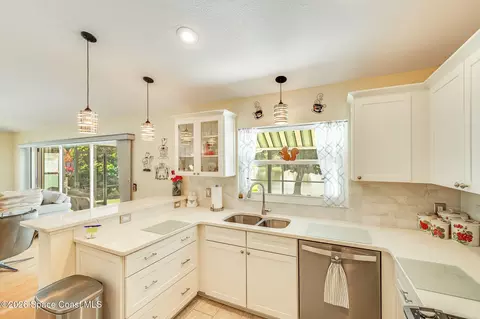 Kitchen - 411 Wenthrop Cir, Rockledge, FL 32955 photo 2 of 6