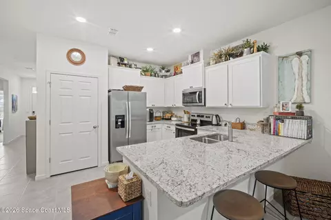 Kitchen - 3366 Morrow Pl, Mims, FL 32754 photo 2 of 4