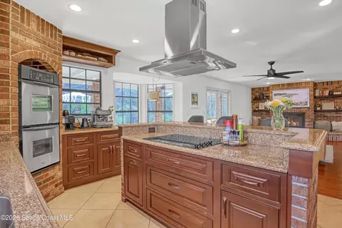 Kitchen - 664 Manor Pl, Melbourne, FL 32904 photo 1 of 5