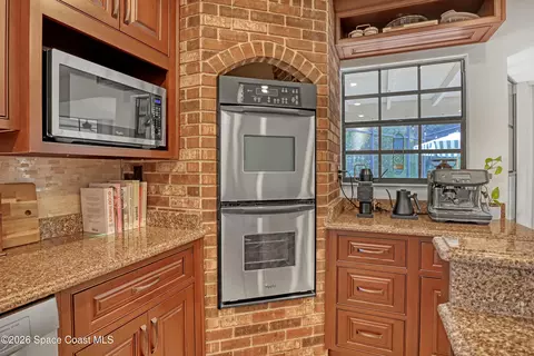 Kitchen - 664 Manor Pl, Melbourne, FL 32904 photo 5 of 5