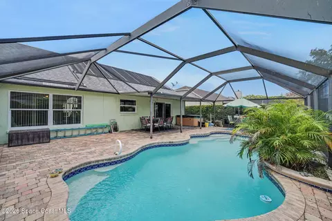 Exterior - 927 Jamestown Dr, Rockledge, FL 32955 photo 2 of 6